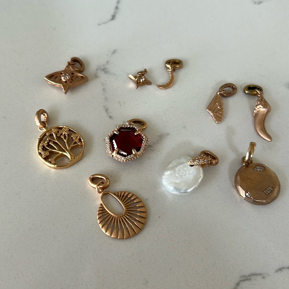 Set of 10 Kendra Scott Charms Rose Gold.